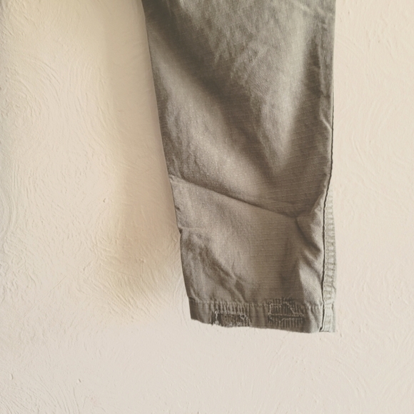 RE/DONE Originals, Distressed Cargo Pant, Army Green, Size 28 - Picture 11 of 15